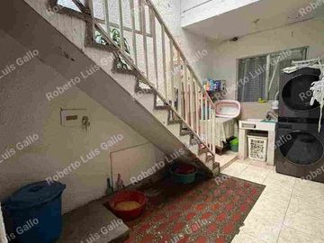 Vendo casa 3er. piso cerca a la placita de flores
