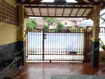 Rumah di Cipinang Jakarta Timur Lingkungan asri, tenang Askes jalan 3 mobil