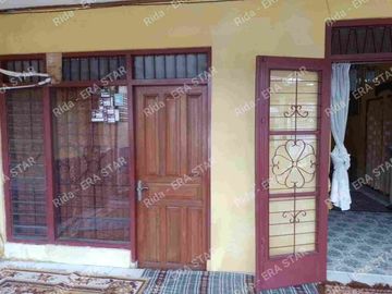 Rumah di Cipinang Jakarta Timur Lingkungan asri, tenang Askes jalan 3 mobil
