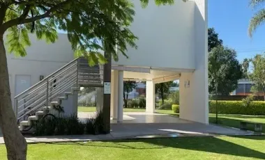 CASA EN REMATE BANCARIO RESIDENCIAL VALLE NORTE ZAPOPAN