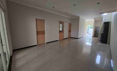 Rumah Kutisari Indah 2 lanta SHM siap huni