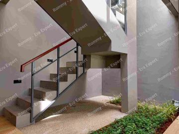 Rumah 2 Lantai Siap Huni Japanese Concept Lokasi Strategis Dekat akses Tol dan MRT Free Furnish Lengkap Tinggal Bawa Koper