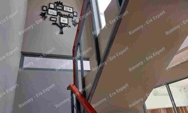 Rumah 2 Lantai Siap Huni Japanese Concept Lokasi Strategis Dekat akses Tol dan MRT Free Furnish Lengkap Tinggal Bawa Koper