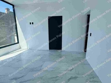Casa nueva con recamara y baño en planta baja. Fraccionamiento con vigilancia, zona Norte de Cuernavaca