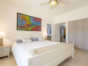 MARINA REAL , SAN CARLOS EN VENTA ESQUINA CON VISTA AL MAR