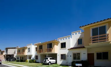 CASA EN REMATE BANCARIO CAMPO SUR TLAJOMULCO DE ZUÑIGA