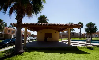 CASA EN REMATE BANCARIO CAMPO SUR TLAJOMULCO DE ZUÑIGA