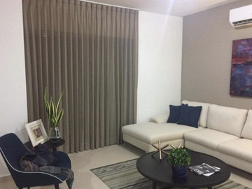 CASA EN CAMPECHE, MUY AMPLIA, ACABADOS DE LUJO, CUENTA CON TODOS LOS SERVICIOS Y AMENIDADES.