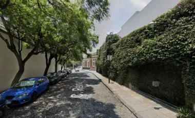 CASA EN SAN ANGEL, COYOACAN, CDMX. REMATE ADJUDICADO