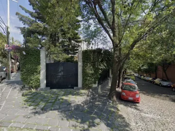 CASA EN SAN ANGEL, COYOACAN, CDMX. REMATE ADJUDICADO
