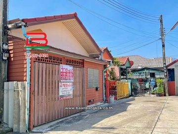 ทาวน์เฮาส์ 18 ตร.ว. หมู่บ้านเรือนสุข 2 รังสิต-คลอง 8 (ซอย 28) ถนนรังสิต-นครนายก ตำบลลำผักกูด อำเภอธัญบุรี ปทุมธานี