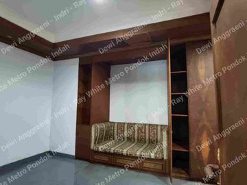 Dijual Rumah 2,5 Lantai di Taman Aries – Bangunan Luas, Siap Huni, Lokasi Strategis