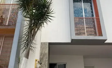 CASA EN VENTA EN VERGEL IZTAPALAPA CDMX