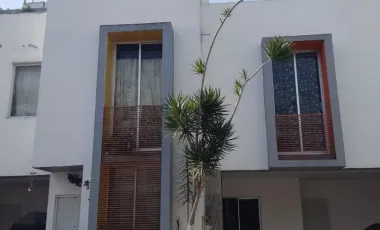CASA EN VENTA EN VERGEL IZTAPALAPA CDMX