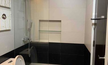 For Lease: Fully Furnished Penthouse 2BR unit with parking in Vimana Residences!