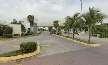 CASA EN CRYSTAL LAGOONS, VERACRUZ. REMATE ADJUDICADO