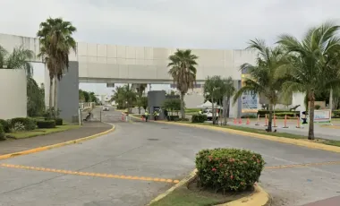 CASA EN CRYSTAL LAGOONS, VERACRUZ. REMATE ADJUDICADO