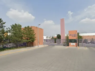 CASA EN CENTRIKA DEL LAGO, MONTERREY, NUEVIO LEON. REMATE ADJUDICADO