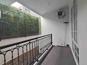 Di jual Luxury 4 lantai  Modern House Pejaten Barat, Siap Huni   Strategis