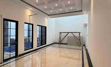 Rumah Lux 3 Lantai Nempel Ragunan Jakarta Selatan
