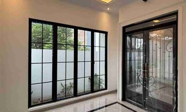 Rumah Lux 3 Lantai Nempel Ragunan Jakarta Selatan