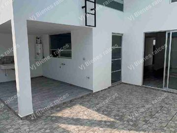 Casa en Renta NUEVA en el fracc. morada  de quetzal