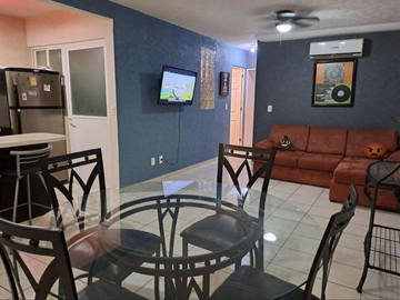 CASA EN CAMPECHE CERCA DE LA PLAYA , MUY AMPLIA, ACABADOS DE LUJO, CUENTA CON TODOS LOS SERVICIOS.