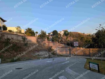 VENTA DE TERRENO EN LOMAS DE LA TOSCANA, SONATA, LOMAS 1, ALBERCA, CANCHAS