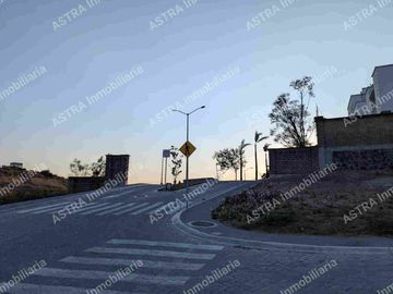 VENTA DE TERRENO EN LOMAS DE LA TOSCANA, SONATA, LOMAS 1, ALBERCA, CANCHAS