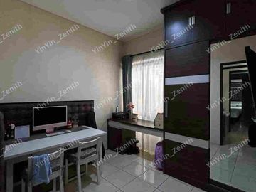 Rumah 1,5 Lantai Semi-Furnish Lokacitra Kota Baru Parahyangan