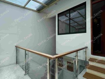 Rumah 1,5 Lantai Semi-Furnish Lokacitra Kota Baru Parahyangan