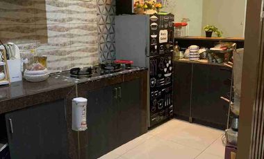 Rumah 2 Lantai drngan Rooftop di Kebon Nanas Jakarta Timur