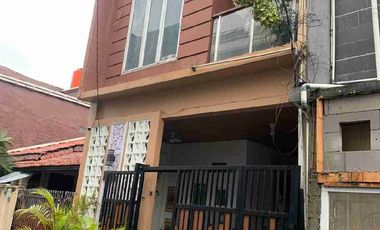 Rumah 2 Lantai drngan Rooftop di Kebon Nanas Jakarta Timur