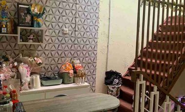 Rumah 2 Lantai drngan Rooftop di Kebon Nanas Jakarta Timur