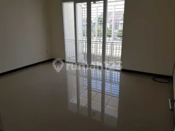 Rumah 2 Lantai Di Taman Kopo Indah 5