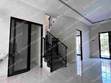 Dijual Rumah Gress 2 Lantai Pantai Mentari Kenjeran SHM+IMB KT4+1 KM 3+1 Sanitari Toto Hadap Timur Bonus Tandon atas dan pompa dorong