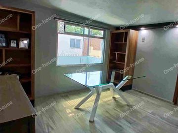 VENTA DE CASA RECIEN REMODELADA EN JACARANDAS