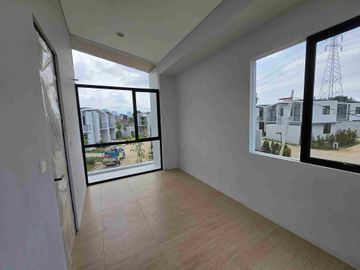 Rumah SIAP HUNI Cendana Botanic Tipe HOEK Nempel Gading Serpong - BSD