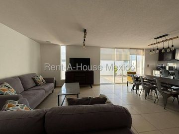Departamento Dúplex en Renta en Punta Esmeralda Corregidora | Terraza Amplia | 2 habitaciones | 2.5 baños | área de Tv o estudio | Amenidades