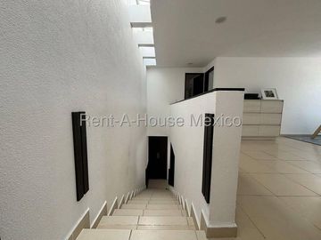Departamento Dúplex en Renta en Punta Esmeralda Corregidora | Terraza Amplia | 2 habitaciones | 2.5 baños | área de Tv o estudio | Amenidades