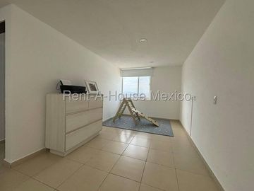 Departamento Dúplex en Renta en Punta Esmeralda Corregidora | Terraza Amplia | 2 habitaciones | 2.5 baños | área de Tv o estudio | Amenidades