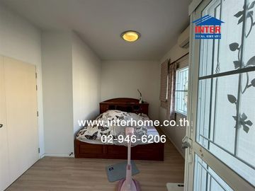 Two-story townhome, 18.7 sq.wah, Pleno Ratchaphruek-Rama 5 Village, Bang Kruai-Sai Noi Road, Nakhon In Road, Mueang Nonthaburi, Nonthaburi.