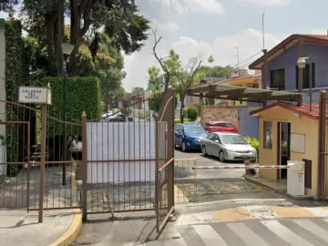 CASA EN VENTA EN COYOACAN FRACCIONAMIENTO LOS SAUCES EN REMATE OPORTUNIDAD DE COMPRA A PRECIO DE FRECUPERACION