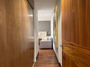 Departamento adentro de Puerta Las Lomas 2Rec más cuarto de servicio