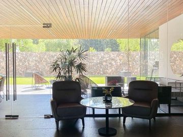 Departamento adentro de Puerta Las Lomas 2Rec más cuarto de servicio