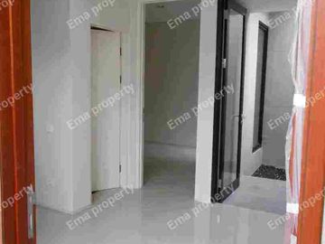 Disewakan rumah Northwest Lake Citraland Utara