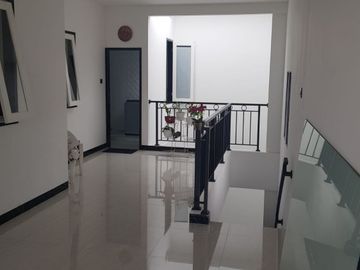 Dijual rumah nyaman di Pulo Asem, tak jauh dari stasiun LRT, Trans Jakarta, Balap sepeda