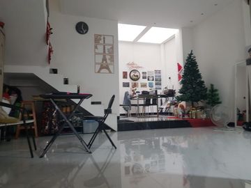 Dijual rumah nyaman di Pulo Asem, tak jauh dari stasiun LRT, Trans Jakarta, Balap sepeda