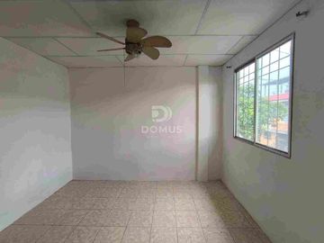 VENTA CASA AMPLIA