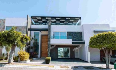 HERMOSA CASA EN VENTA LOMAS 1, A UN LADO DE SONATA LOMAS DE ANGELÓPOLIS PUEBLA.